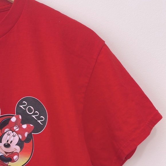 Gildan T Shirt Disney Red Medium Short Sleeves Crewneck - Picture 2 of 6